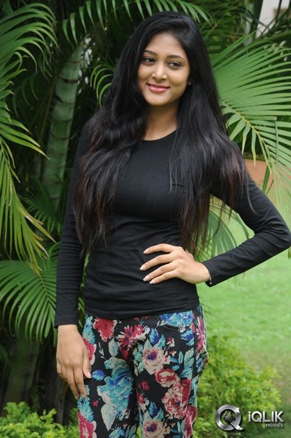 Sushma-Raj-at-Maaya-Movie-Preview-Meet